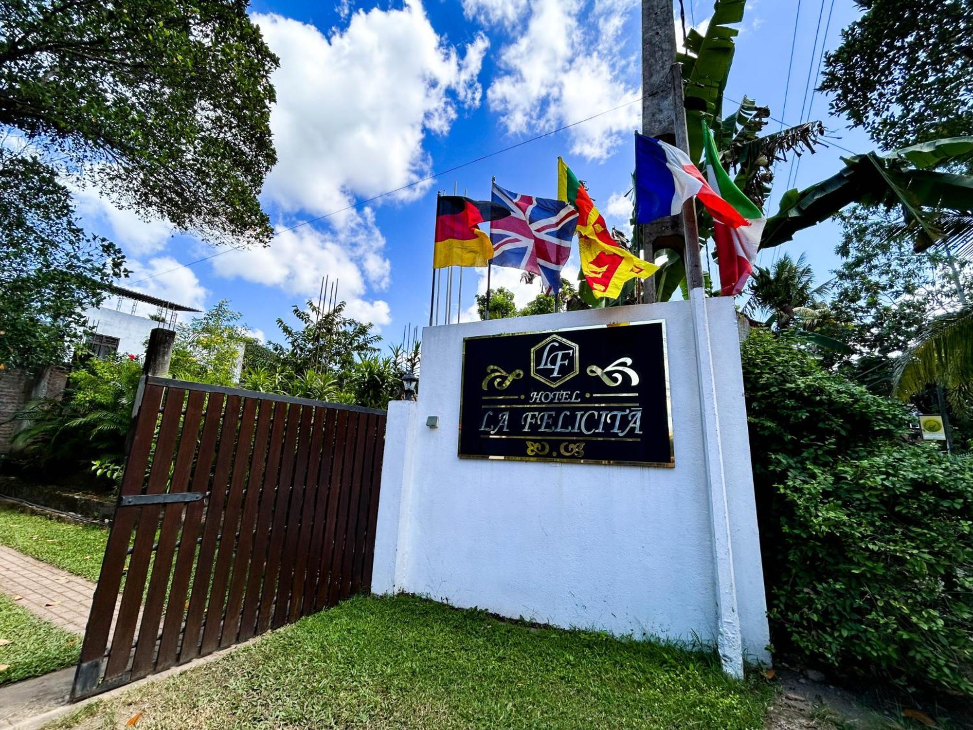 Hotel La Felicita Mirissa Exteriör bild