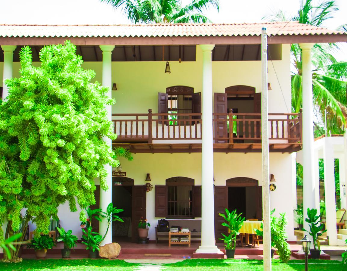Hotel La Felicita Mirissa Exteriör bild