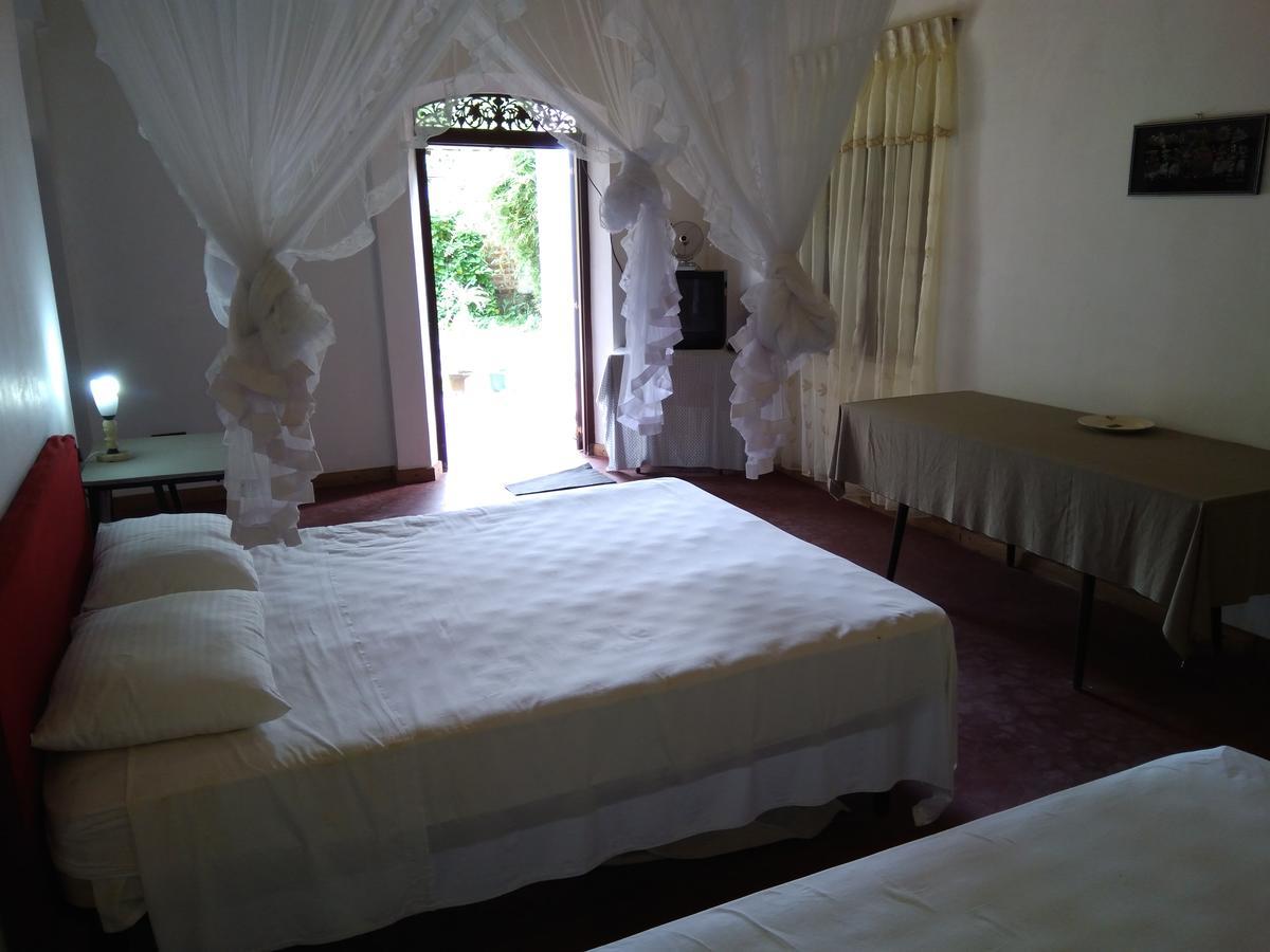 Hotel La Felicita Mirissa Exteriör bild